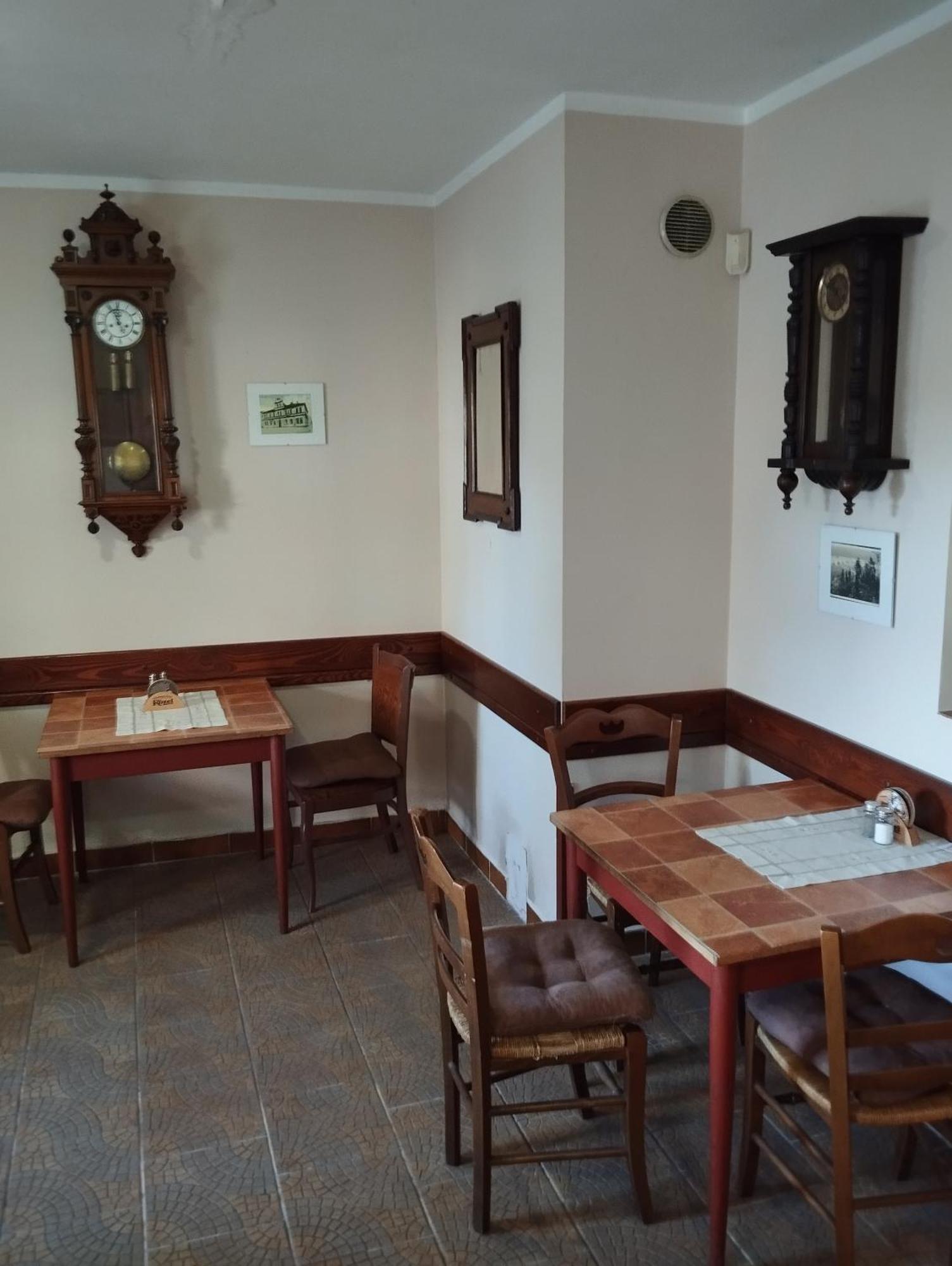 Restaurace A Penzion Vlci Jama Horní Blatná Dış mekan fotoğraf